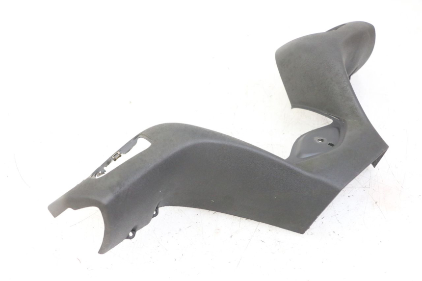 photo de COUVRE GUIDON AVANT PIAGGIO MP3 125 (2006 - 2014)