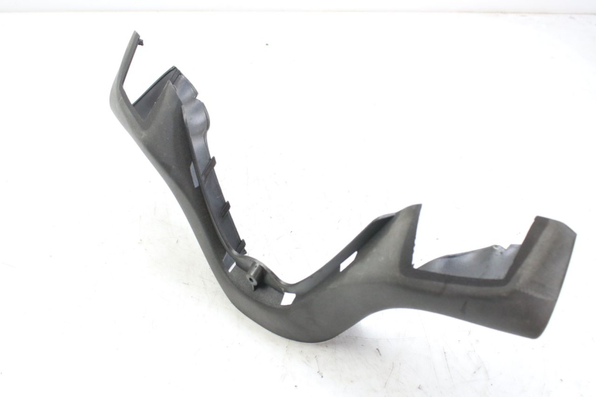 photo de COUVRE GUIDON AVANT PIAGGIO X9 EVOLUTION 125 (2003 - 2007)