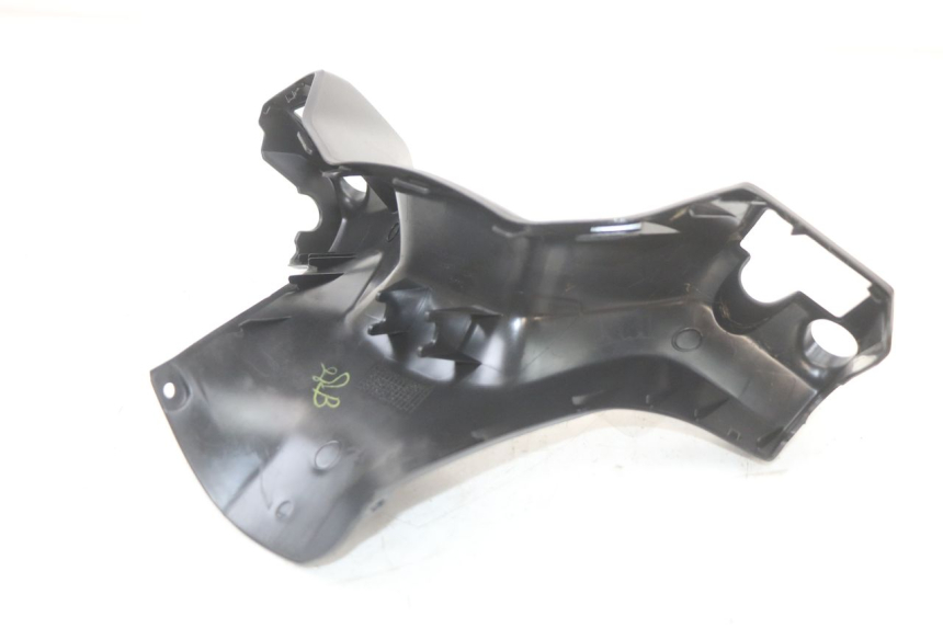 photo de COUVRE GUIDON AVANT SUZUKI BURGMAN 125 (2018 - 2021)