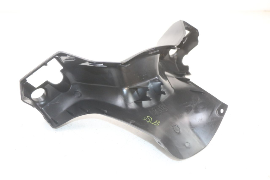 photo de COUVRE GUIDON AVANT SUZUKI BURGMAN 125 (2018 - 2021)
