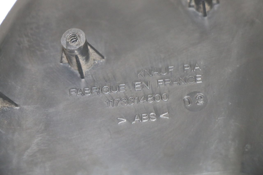 photo de COUVRE GUIDON AVANT PEUGEOT TREKKER TKR 50 (2005 - 2014)