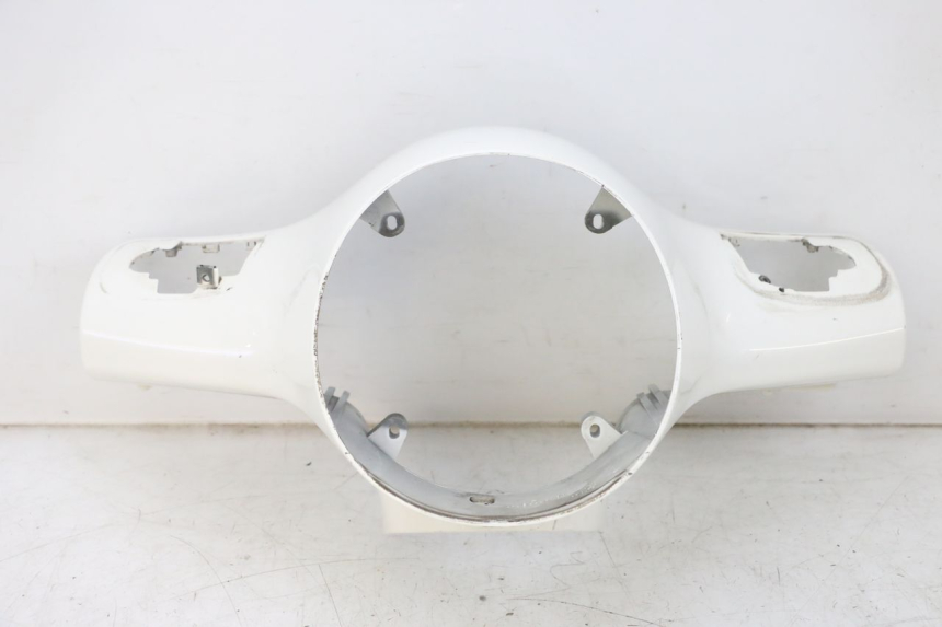 photo de COUVRE GUIDON AVANT PIAGGIO VESPA GTS SUPER IE 125 (2009 - 2016) - Vue principale