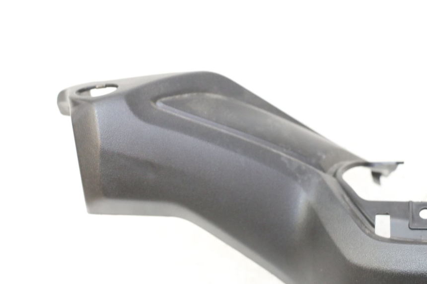 photo de COUVRE GUIDON AVANT YAMAHA XMAX X-MAX 125 (2021 - 2025)