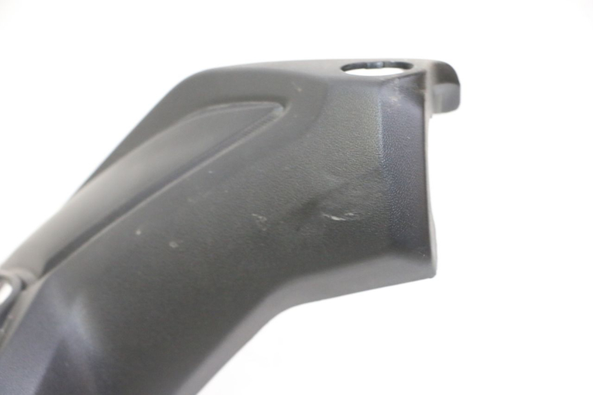 photo de COUVRE GUIDON AVANT YAMAHA XMAX X-MAX 125 (2021 - 2025)