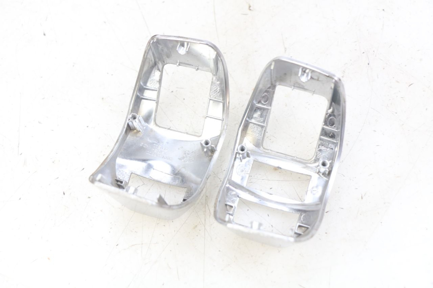photo de COUVRE GUIDON COMMODO PEUGEOT DJANGO 4T 50 (2014 - 2019)