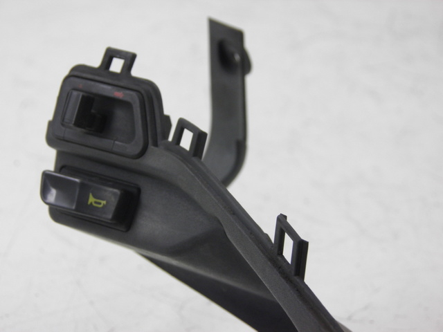 photo de COUVRE GUIDON COMMODO HONDA FES PANTHEON 125 (2003 - 2007)