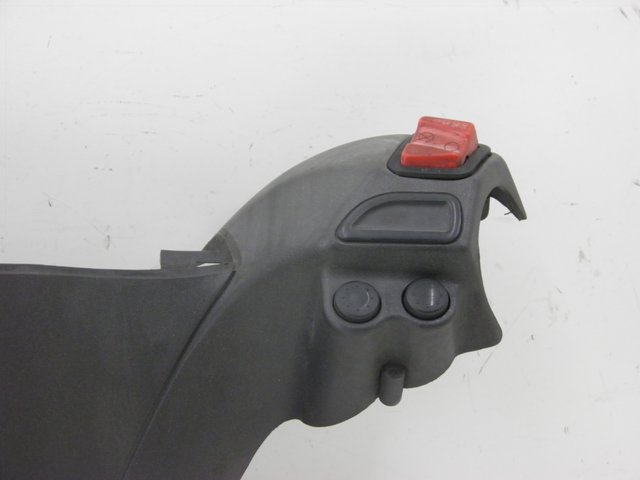 photo de COUVRE GUIDON COMMODO PIAGGIO X9 EVOLUTION 125 (2003 - 2007)