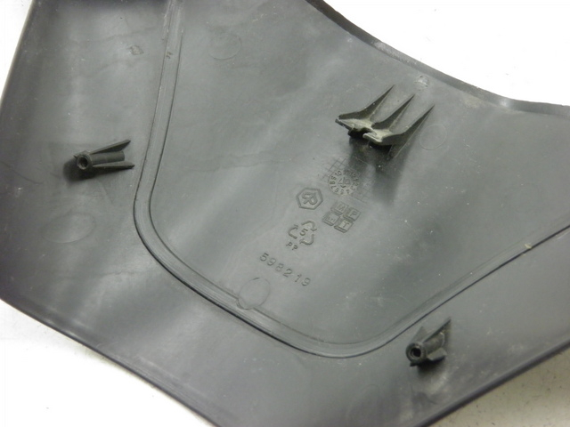 photo de COUVRE GUIDON COMMODO PIAGGIO XEVO 400 (2007) - Zoom composants