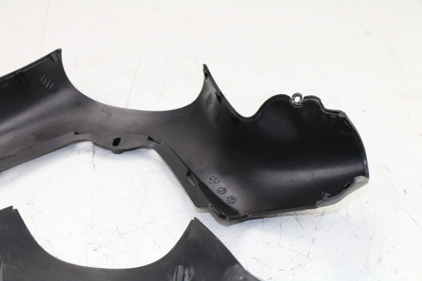 photo de COUVRE GUIDON PIAGGIO X9 EVOLUTION 125 (2003 - 2007)