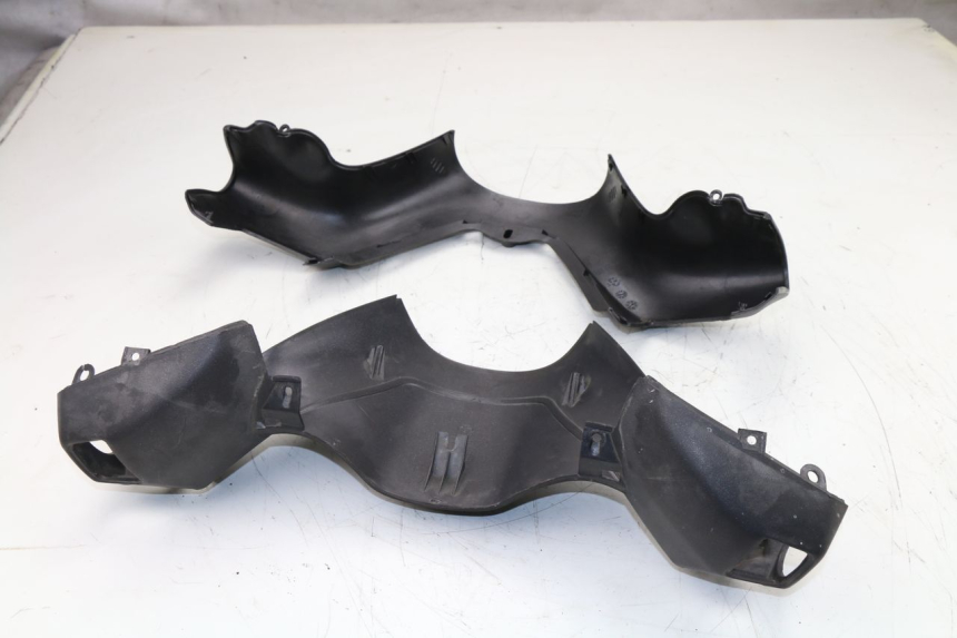 photo de COUVRE GUIDON PIAGGIO X9 EVOLUTION 125 (2003 - 2007)