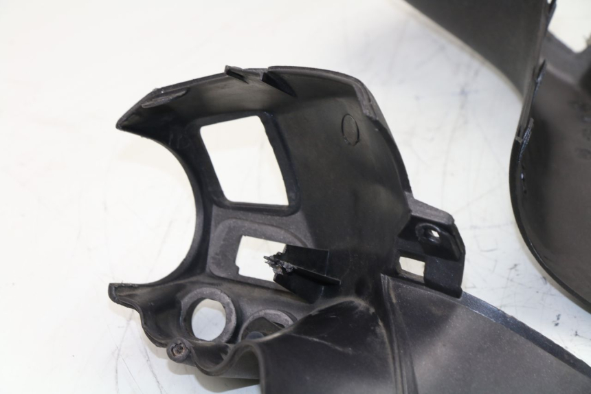 photo de COUVRE GUIDON PIAGGIO X9 EVOLUTION 125 (2003 - 2007)