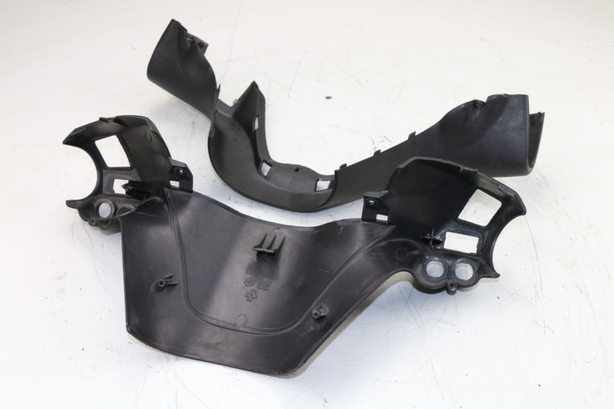 photo de COUVRE GUIDON PIAGGIO X9 EVOLUTION 125 (2003 - 2007)