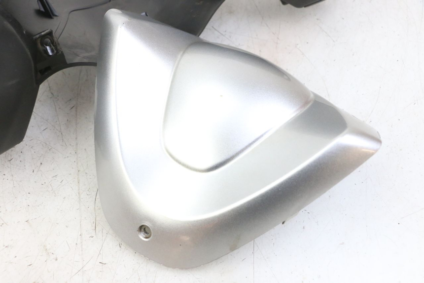 photo de COUVRE GUIDON PIAGGIO XEVO - X EVO 125 (2007 - 2016)