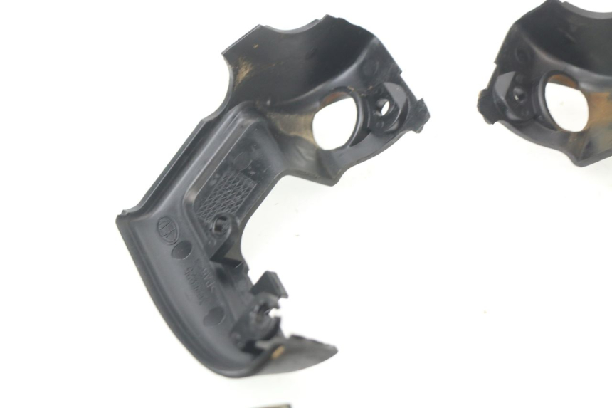photo de COUVRE GUIDON  APRILIA SCARABEO GT 125 (1999 - 2007)
