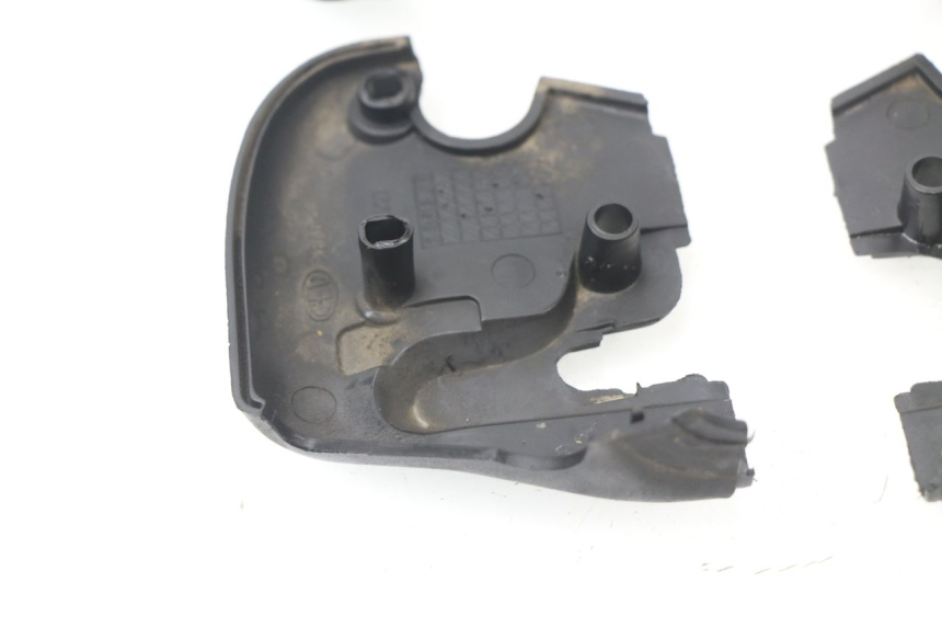 photo de COUVRE GUIDON  APRILIA SCARABEO GT 125 (1999 - 2007)
