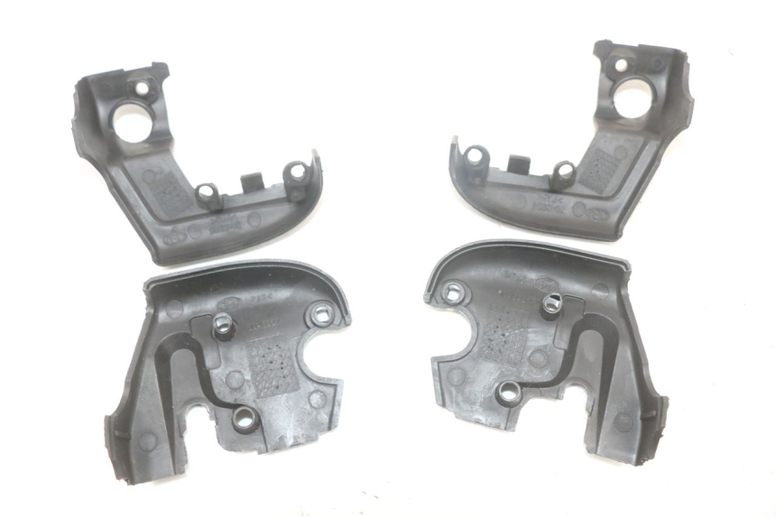 photo de COUVRE GUIDON  APRILIA SCARABEO GT 125 (1999 - 2007)
