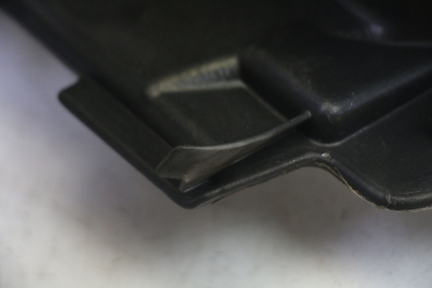 photo de COUVRE GUIDON  APRILIA SR R 2T LC 50 (2018 - 2021)