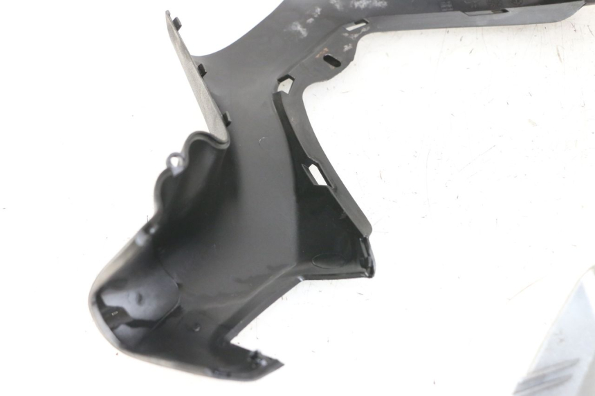 photo de COUVRE GUIDON PIAGGIO XEVO - X EVO 125 (2007 - 2017) - Marquages et références