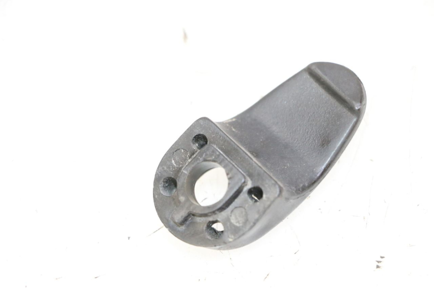 photo de CROCHET SAC KYMCO AGILITY NAKED RENOUVO 2T 50 (2011 - 2018)