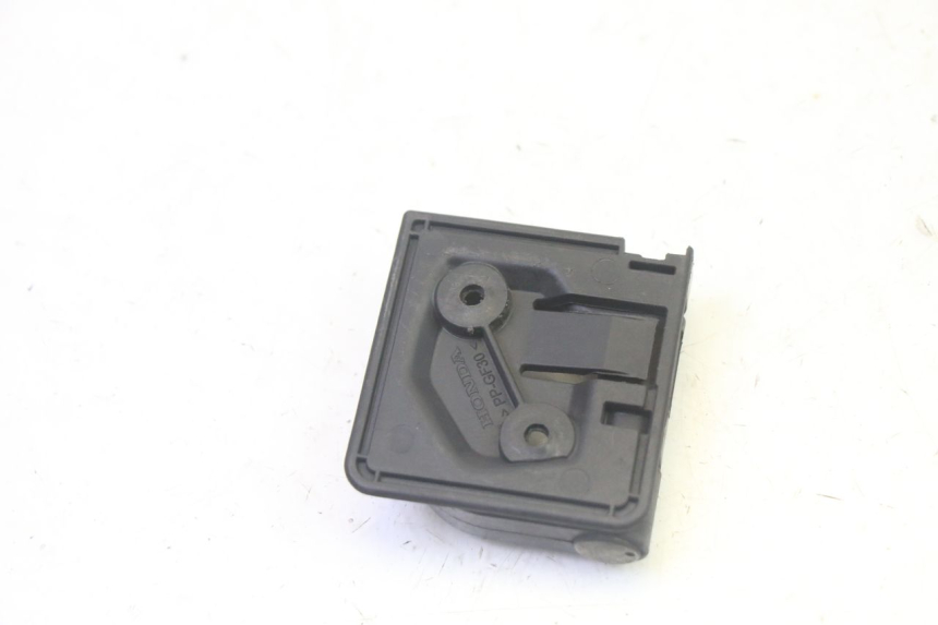 photo de CROCHET SAC HONDA FES S-WING SWING ABS 125 (2007 - 2015)