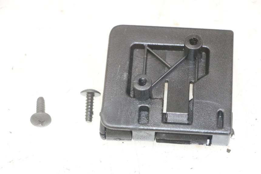 photo de CROCHET SAC PIAGGIO NRG POWER PUREJET 50 (2018 - 2021)