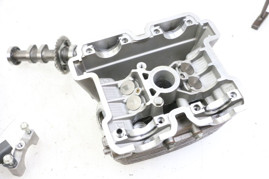 photo de CULASSE ARRIERE HYOSUNG GTR 125 (2006 - 2008)