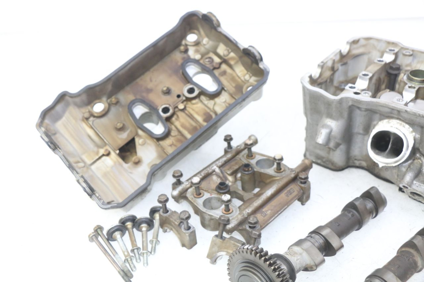 photo de CULASSE ARRIERE HONDA VFR FI RC46 800 (1998 - 2001)