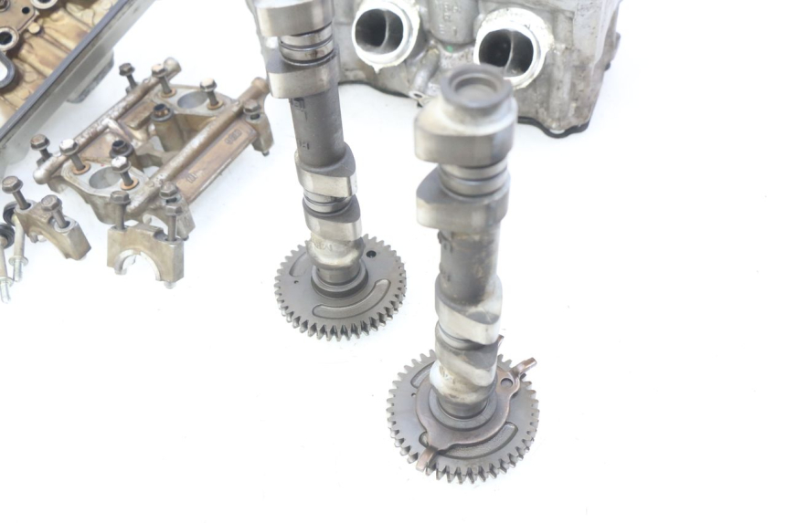 photo de CULASSE ARRIERE HONDA VFR FI RC46 800 (1998 - 2001)