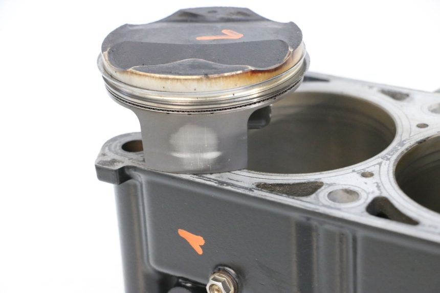 photo de CYLINDRE PISTON MV AGUSTA BRUTALE R WALLY 910 (2008 - 2008) - Points de fixation