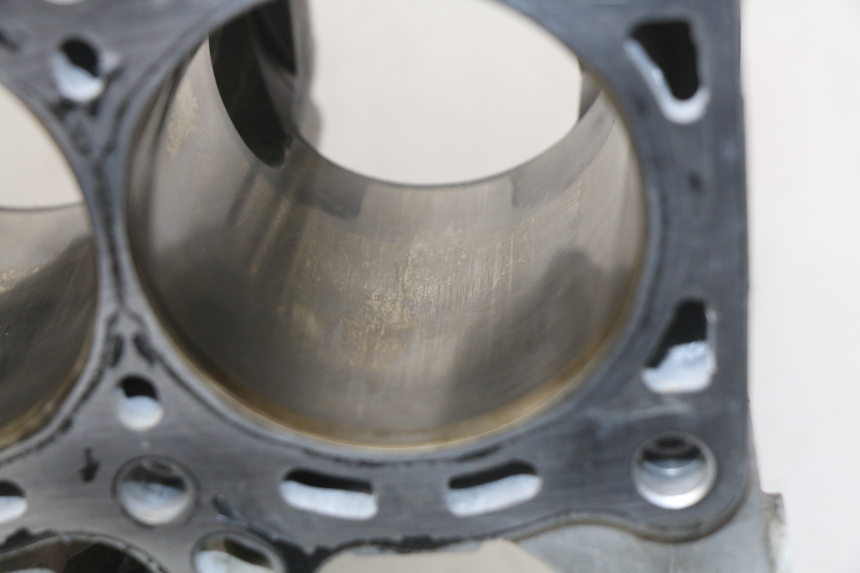 photo de CYLINDRE PISTON SUZUKI GSX-R GSXR K16 1000 (2012 - 2016) - Gros plan technique