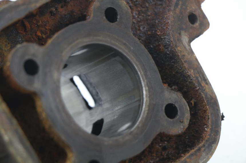 photo de CYLINDRE PISTON PEUGEOT LUDIX BLASTER 50 (2006 - 2014) - Détails caractéristiques