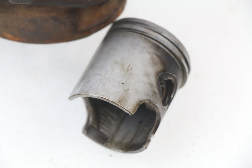 photo de CYLINDRE PISTON PEUGEOT LUDIX BLASTER 50 (2006 - 2014) - Angle alternatif