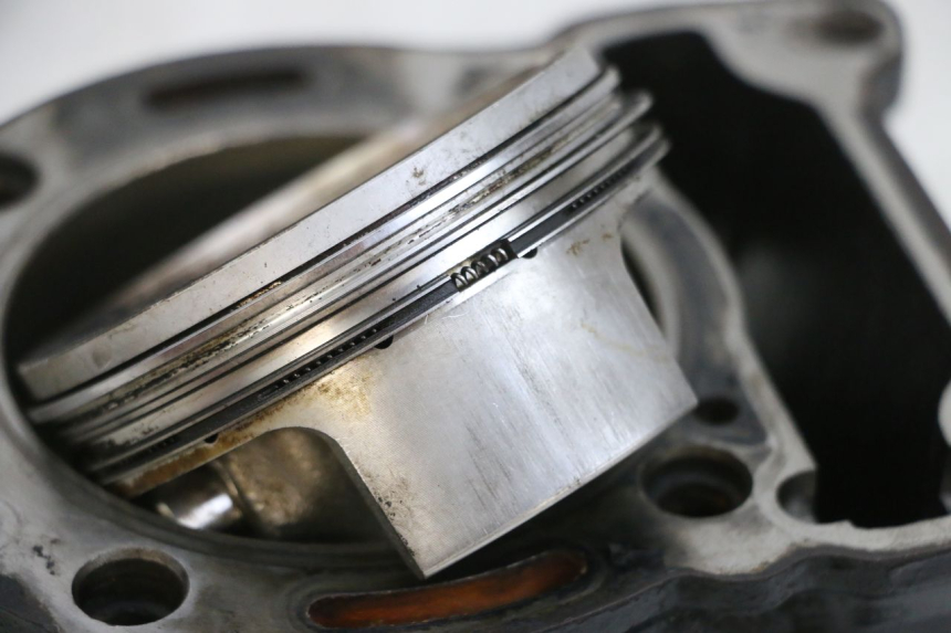 photo de CYLINDRE PISTON PIAGGIO MP3 RL 250 (2007 - 2010) - Zoom composants