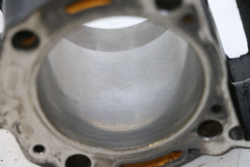 photo de CYLINDRE PISTON PIAGGIO MP3 RL 250 (2007 - 2010) - Autre angle de vue