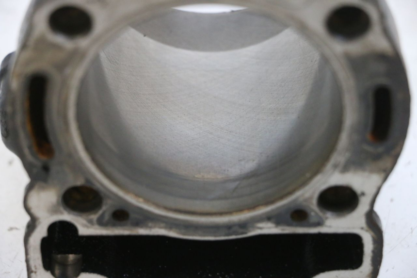 photo de CYLINDRE PISTON PIAGGIO MP3 RL 250 (2007 - 2010) - Gros plan technique