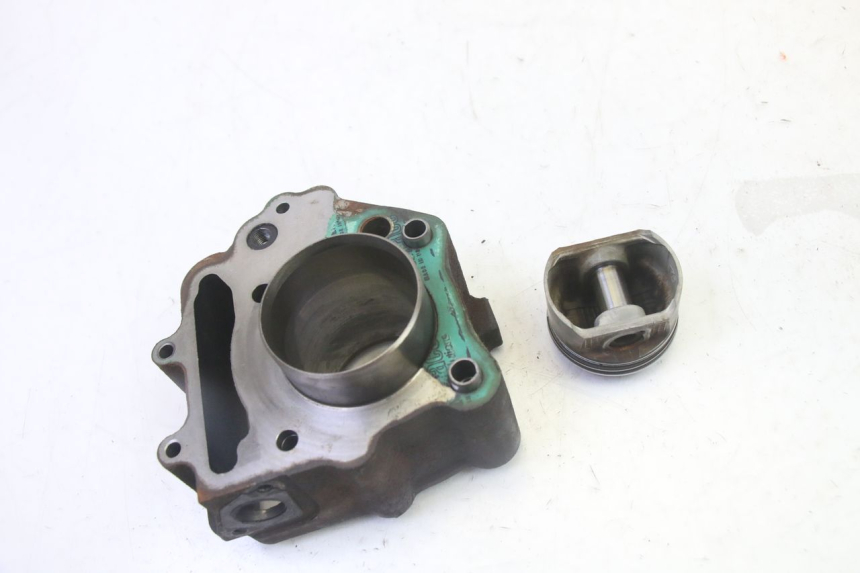 photo de CYLINDRE PISTON PEUGEOT SATELIS 125 (2010 - 2012)