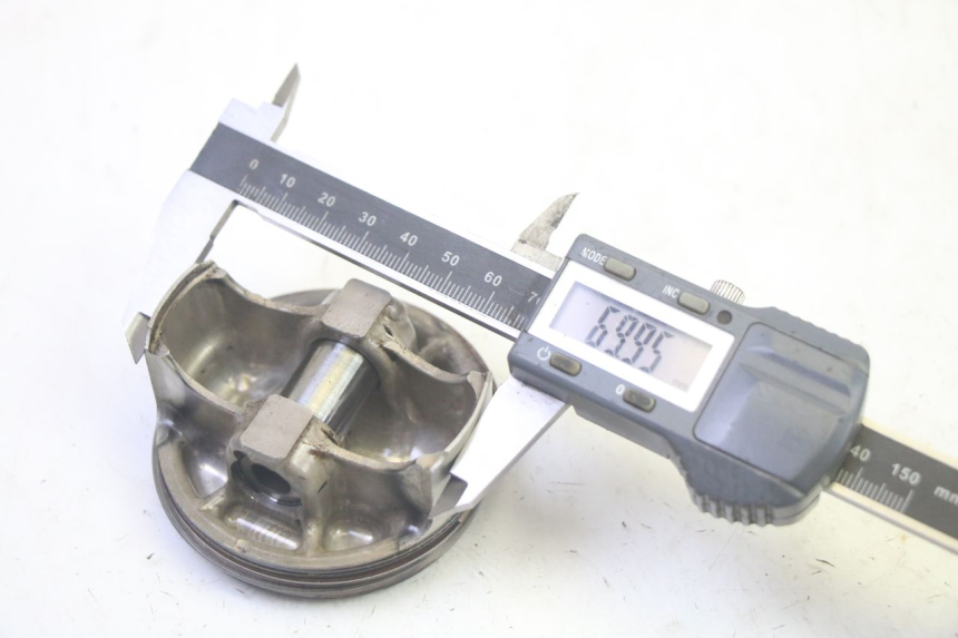 photo de CYLINDRE PISTON YAMAHA TRICITY 300 (2020 - 2024) - Angle alternatif