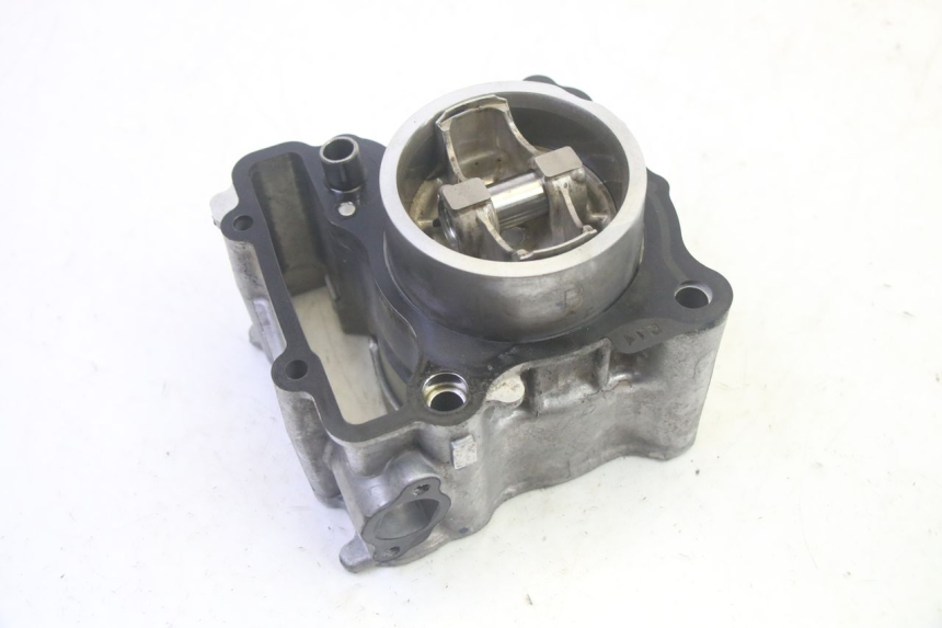 photo de CYLINDRE PISTON YAMAHA TRICITY 300 (2020 - 2024) - Points de fixation