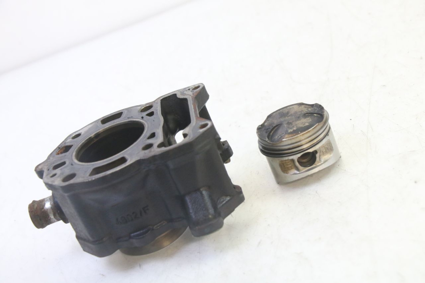 photo de CYLINDRE PISTON PIAGGIO XEVO - X EVO 125 (2007 - 2016)