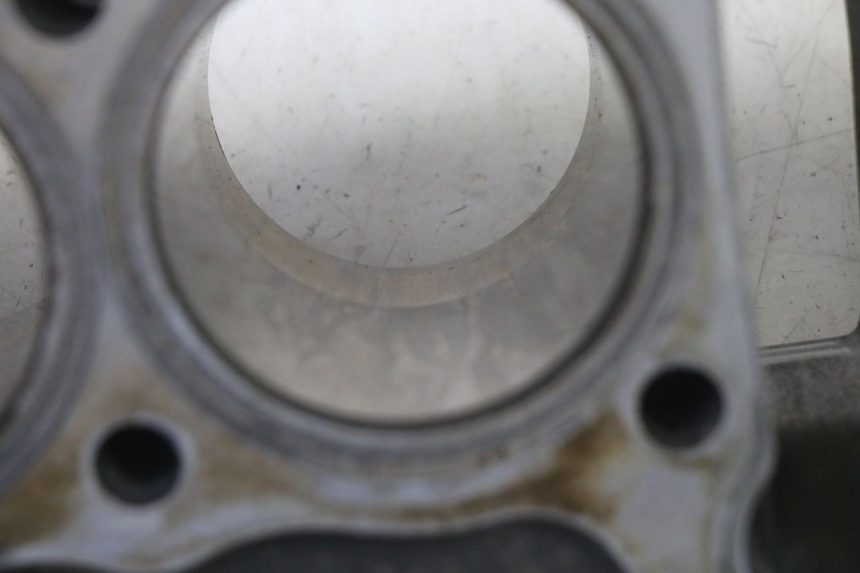 photo de CYLINDRE PISTON KAWASAKI ZR 7 750 (1999 - 2001) - Zoom composants