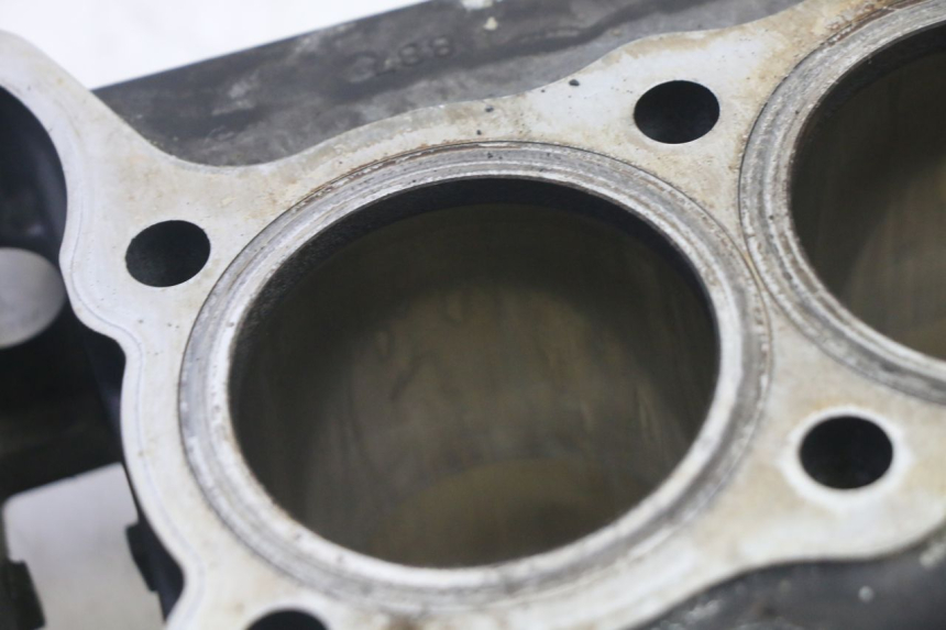 photo de CYLINDRE PISTON KAWASAKI ZR 7 750 (1999 - 2001) - Vue rapprochée