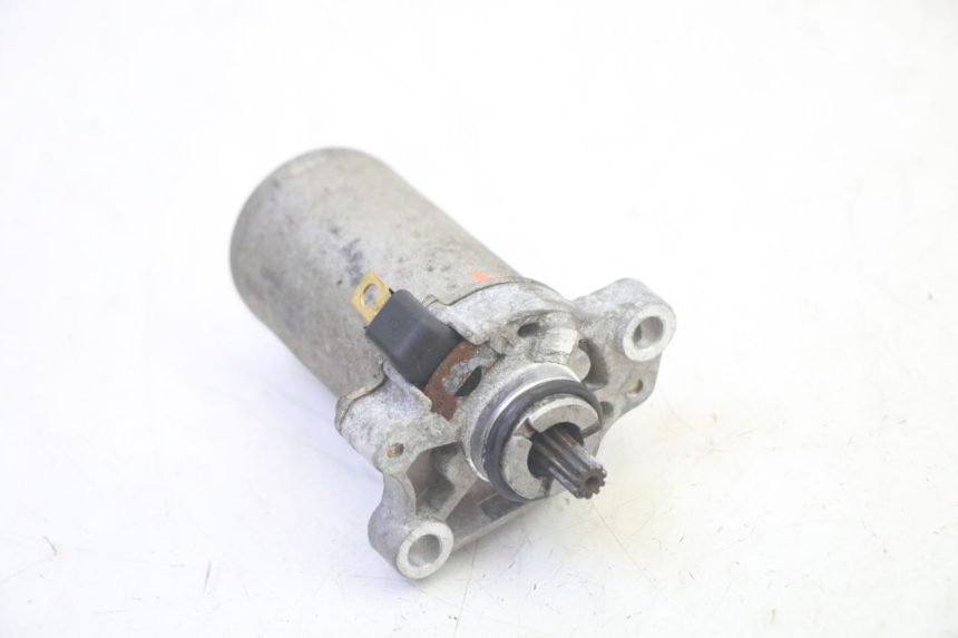 photo de DEMARREUR PIAGGIO ZIP 4T 50 (2018 - 2020) - Gros plan technique