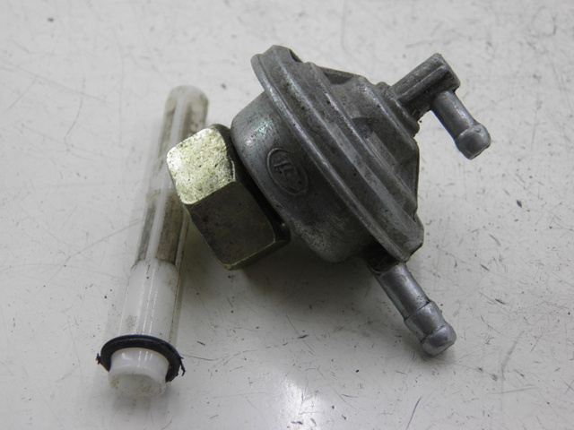 photo de DEPRESSION RESERVOIR PEUGEOT TWEET 4T 50 (2010 - 2014)