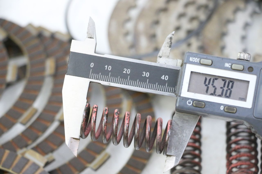 photo de DISQUE EMBRAYAGE HONDA CBR RR FIREBLADE 900 (1992 - 1994)