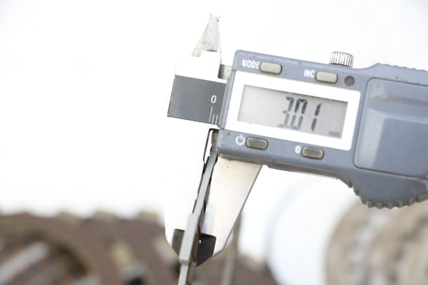 photo de DISQUE EMBRAYAGE HONDA CBR RR FIREBLADE 900 (1992 - 1994)