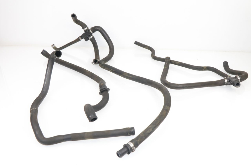photo de DURITE RADIATEUR PIAGGIO VESPA GTS 125 (2007 - 2012)