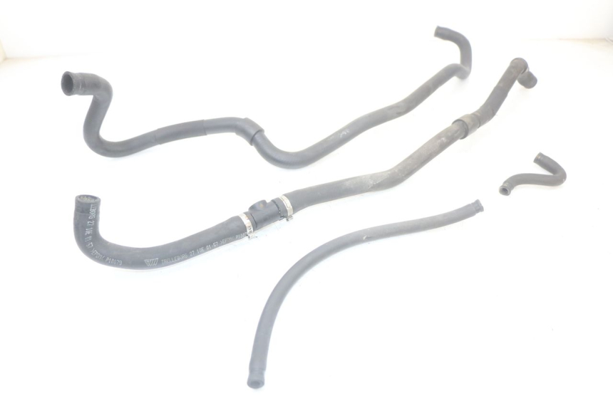 photo de DURITE RADIATEUR PIAGGIO XEVO - X EVO 125 (2007 - 2017) - Vue principale