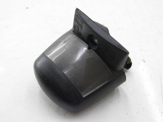 photo de ECLAIRAGE DE PLAQUE HONDA FES PANTHEON 125 (2003 - 2007)