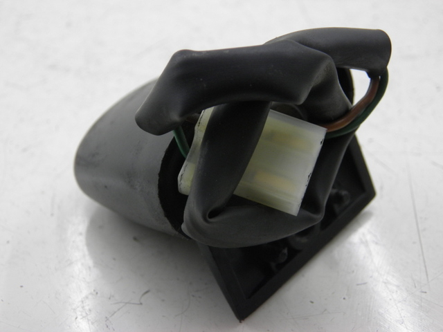 photo de ECLAIRAGE DE PLAQUE HONDA FES PANTHEON 125 (2003 - 2007)