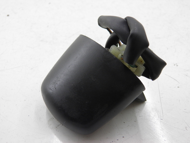 photo de ECLAIRAGE DE PLAQUE HONDA FES PANTHEON 125 (2003 - 2007)